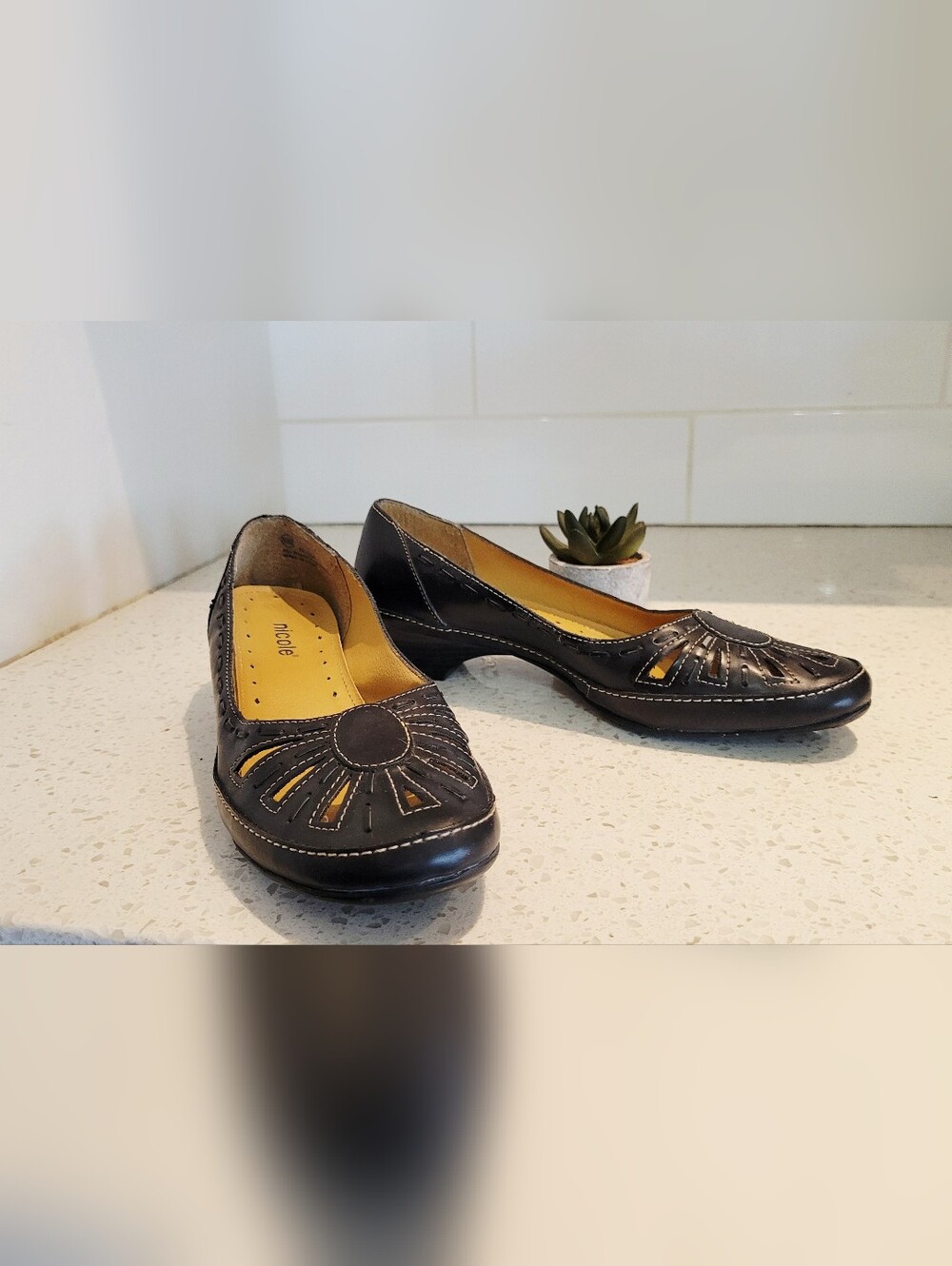 Nicole Leather Navy Blue Flats w/Cream Stitching | Size 8.5